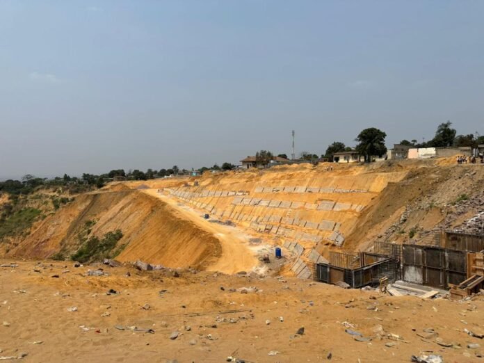 Kinshasa : les travaux antiƩrosifs avancent lentement, la population redoute les prochaines pluies