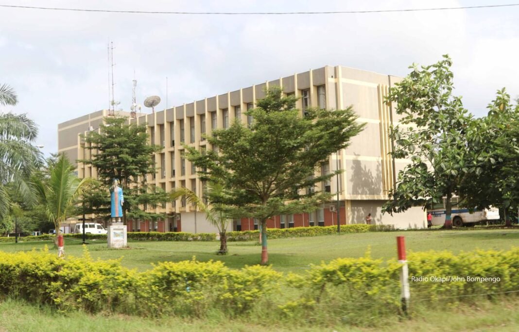 RDC : le système d’évaluation traditionnelle ne favorise pas la pratique de l’anglais, selon un expert