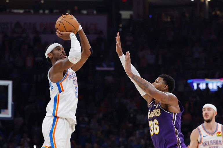 Lakers humiliated by OKC Thunder; Curry, Warriors rally to defeat Spurs