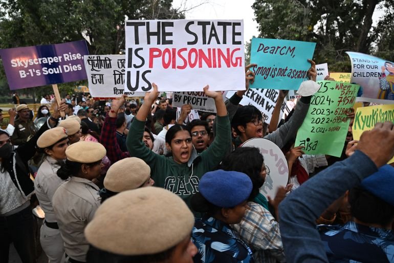 “I just want to breathe”: Protests over pollution in New Delhi
