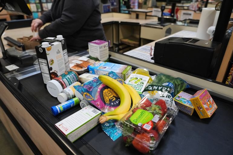 US Supreme Court extends order allowing Trump to withhold food aid