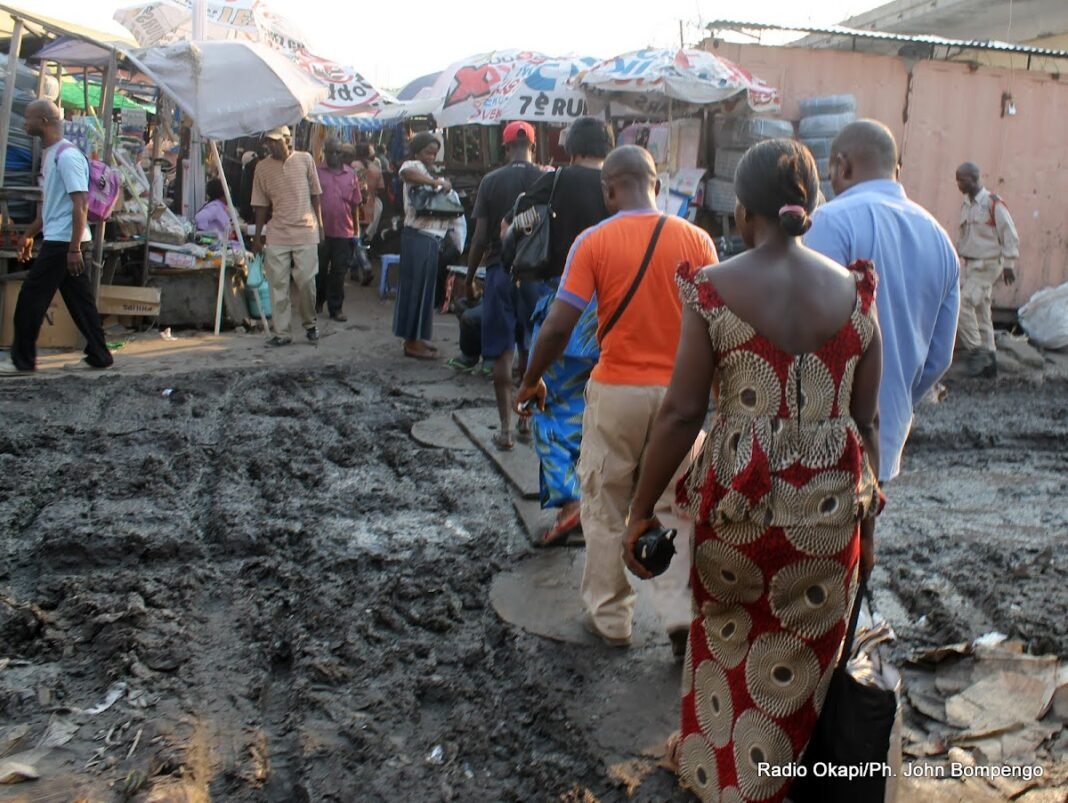 Dégradation du marché Stade à Matadi : les vendeurs lancent un cri d’alarme