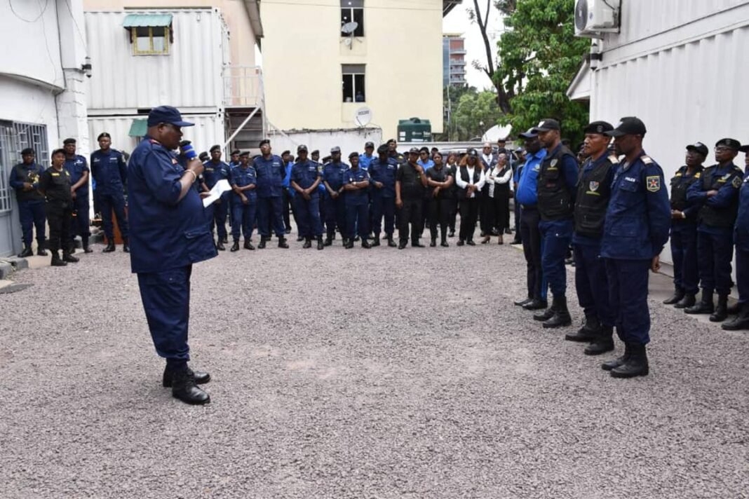 Kinshasa : lancement de l’opération d’identification des militaires et policiers à Kisenso