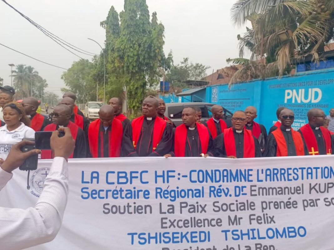 Les fidèles protestants manifestent à Kisangani contre l'arrestation de trois pasteurs