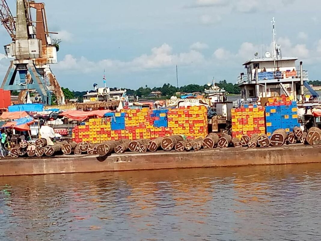 De nombreux dégâts après l’incendie d’une baleinière à Kisangani