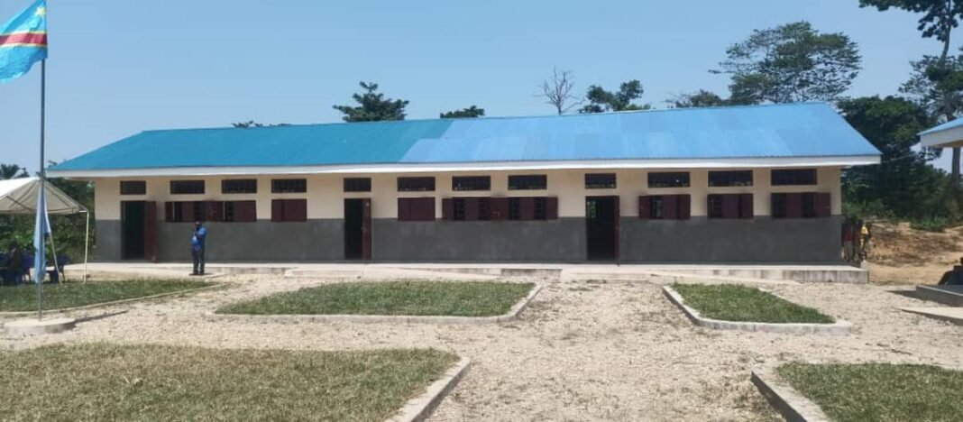 Les enseignants de Lubutu, Kailo, Pangi et Punia reçoivent désormais leurs salaires auprès de TID