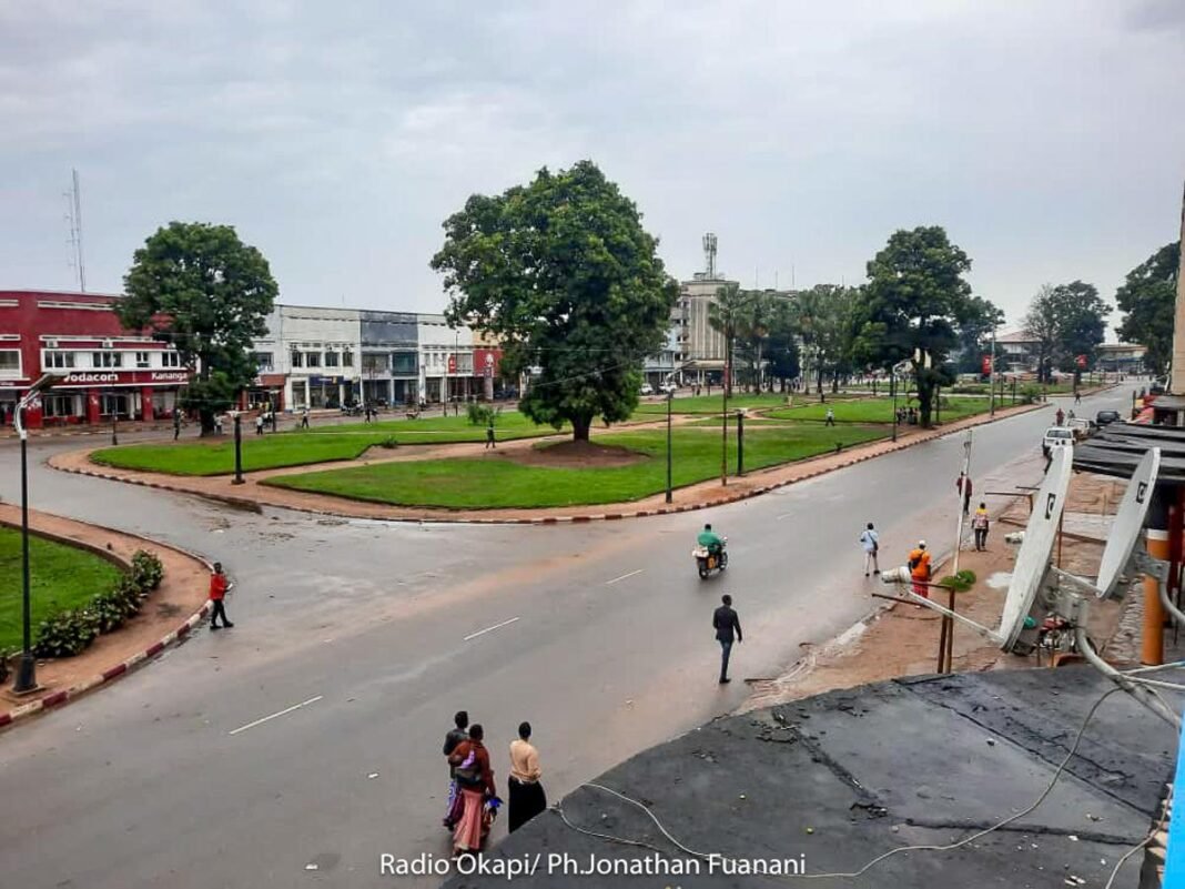 Reprise des travaux d’asphaltage de la voirie urbaine de Kananga, trois ans après l’interruption