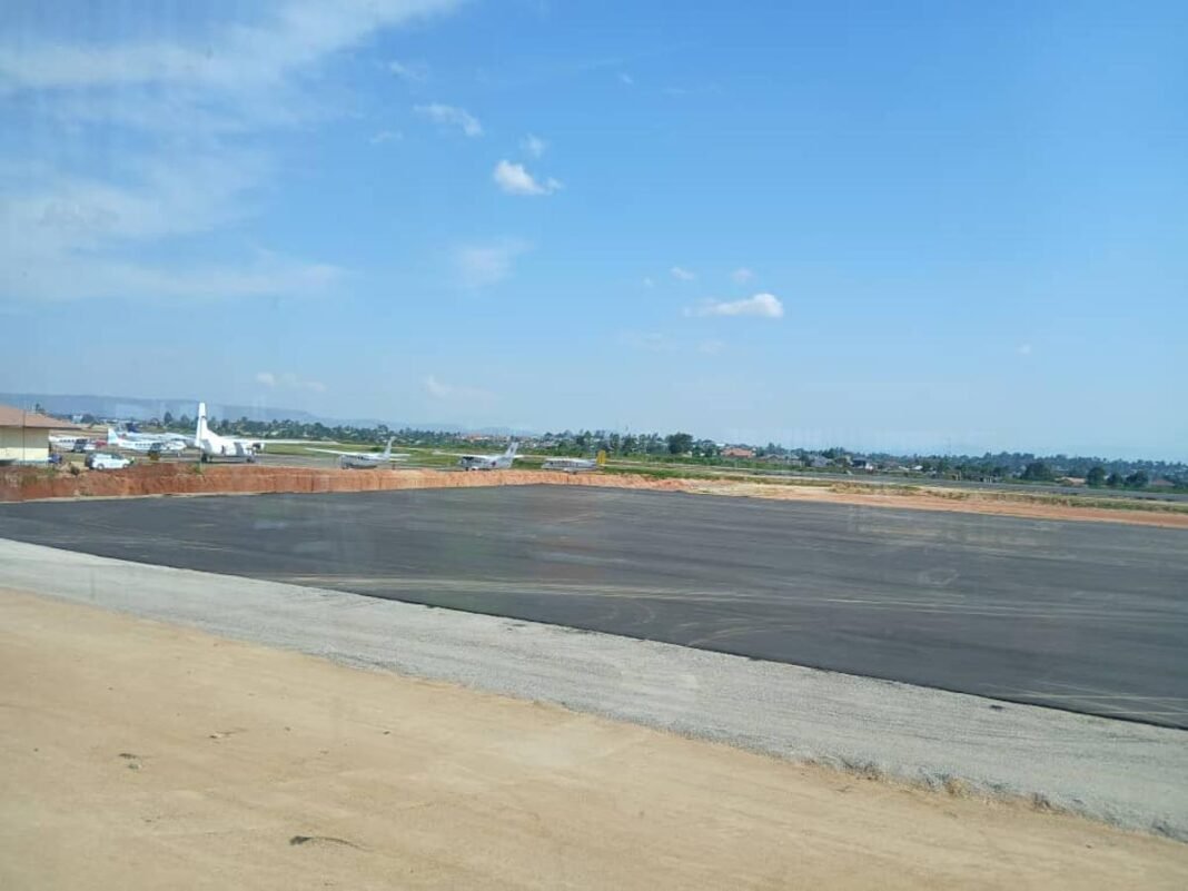 Les travaux de l’aéroport de Bandundu en phase de finition avant la Conférence des gouverneurs