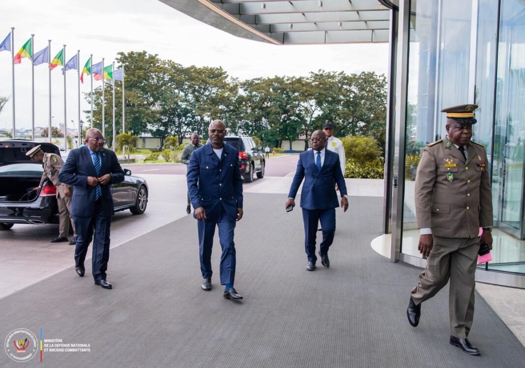 Guy Kabombo à Brazzaville pour renforcer la coopération sécuritaire entre les deux Congo