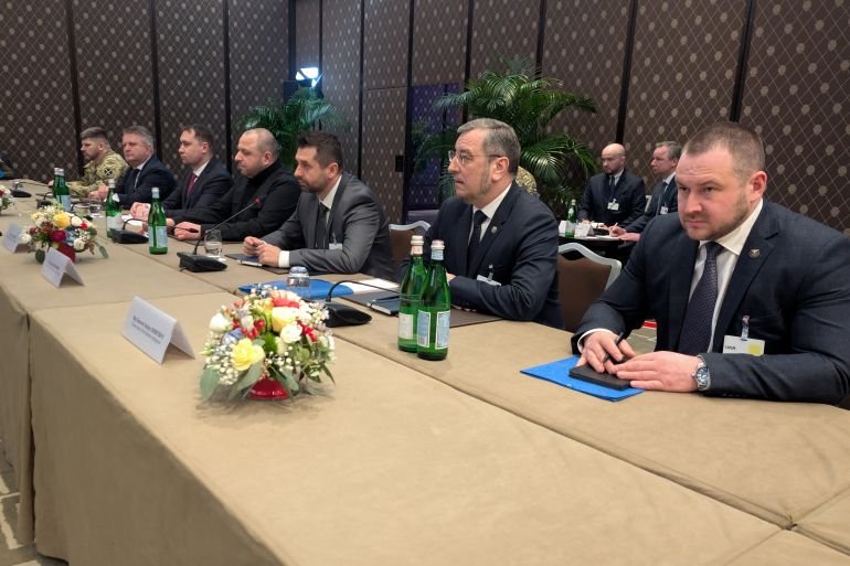 Missiles fly as 3rd round of Russia-Ukraine peace talks kick off in Geneva