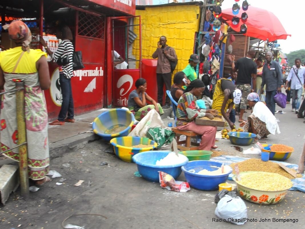 Le franc congolais s'apprécie face au dollar américain mais les prix stagnent à Kinshasa