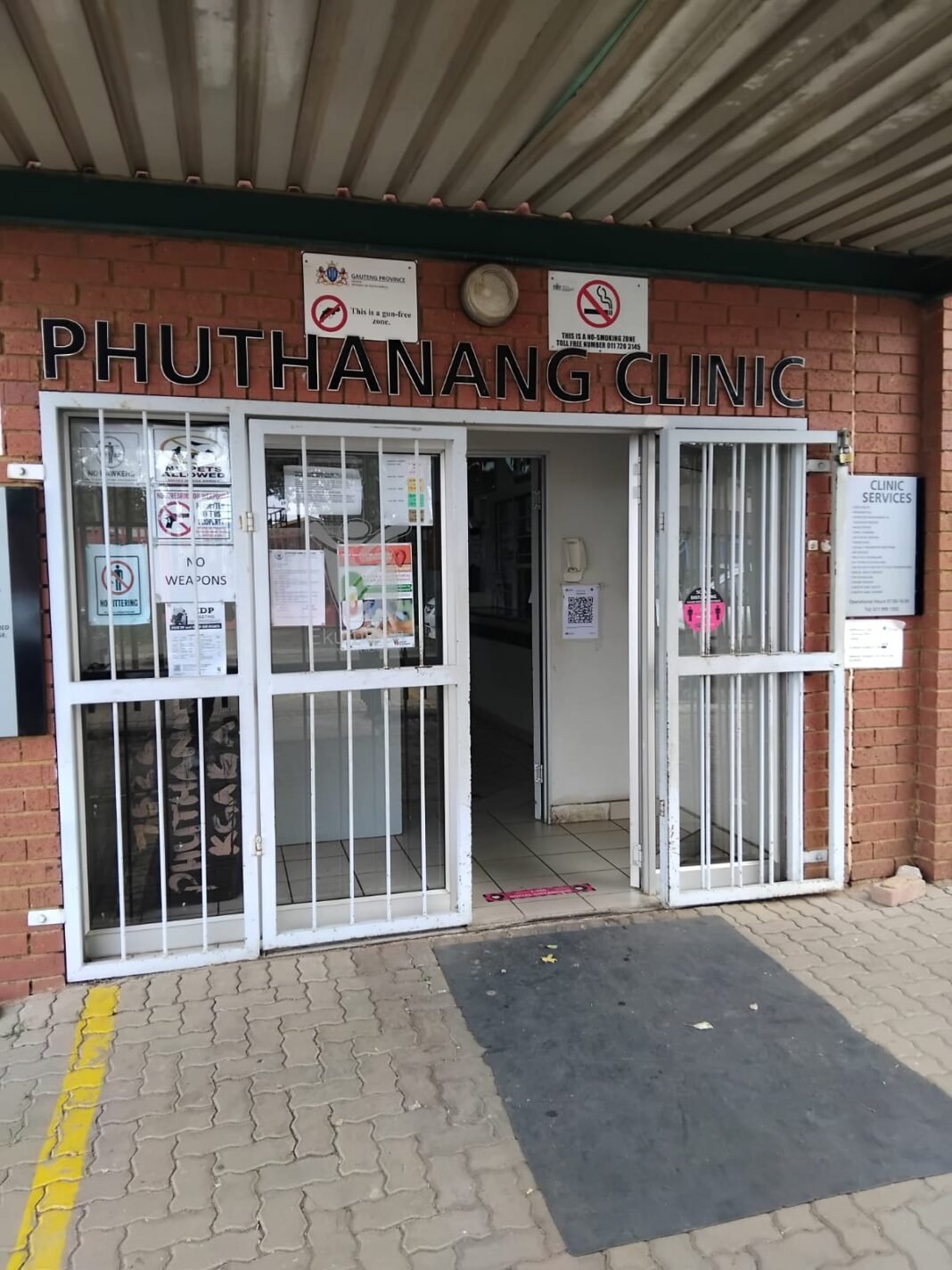 Patients redirected after all toilets fail at Phuthanang Clinic