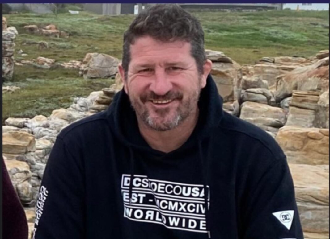 Tributes flow for ex-Boland, Bulls flank