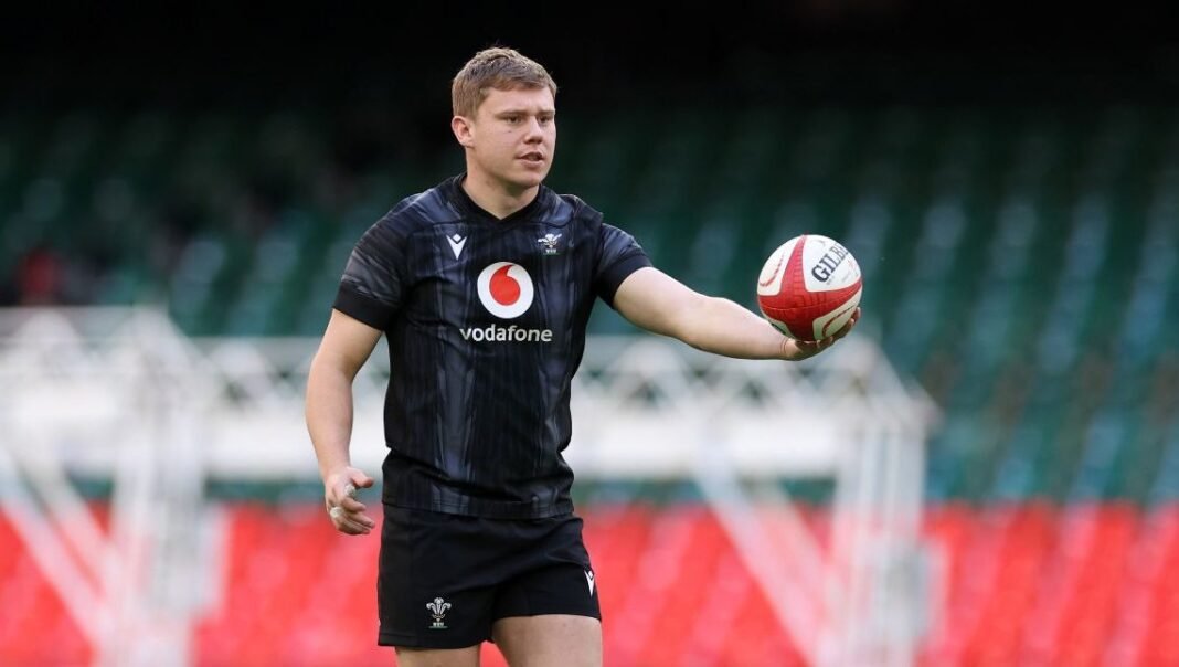 Costelow, Hamer-Webb start for Wales