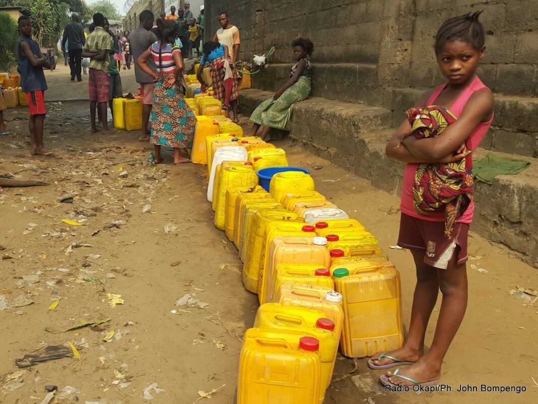 Accès difficile à l’eau potable dans plusieurs quartiers de Kinshasa