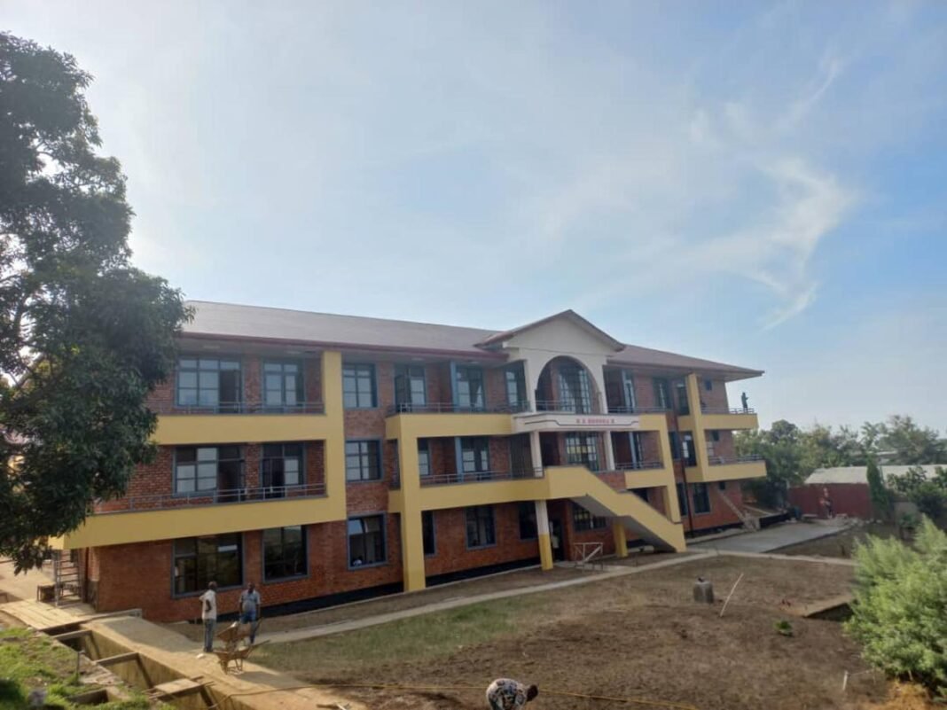 Au moins 320 diplômes homologués à l’Université Mapon en 5 ans