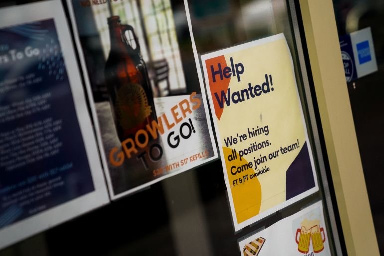 US job market stalls, unemployment rate rises before Fed decision