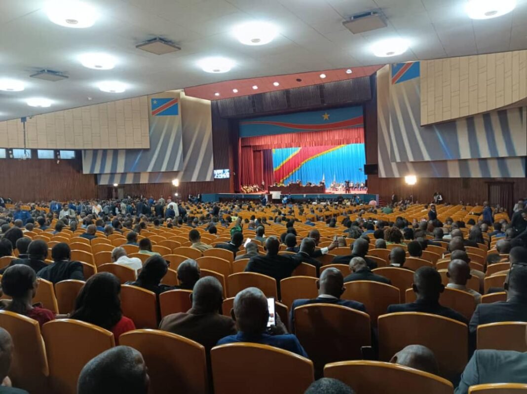 Rentrée parlementaire : l’Assemblée nationale consulte le Gouvernement