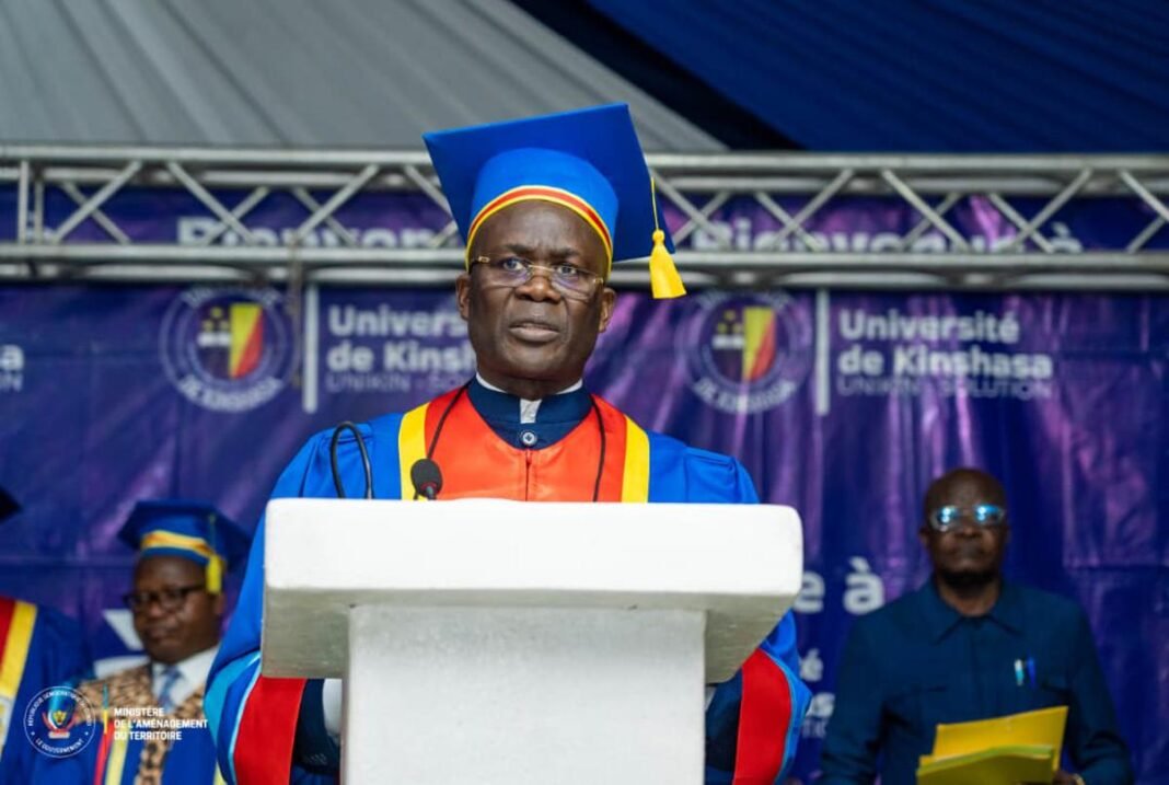 Jean-Lucien Bussa obtient le doctorat en sciences économiques de l’UNIKIN