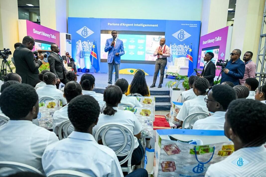 La BCC sensibilise les élèves à la culture financière et à la gestion de l'argent à Kinshasa