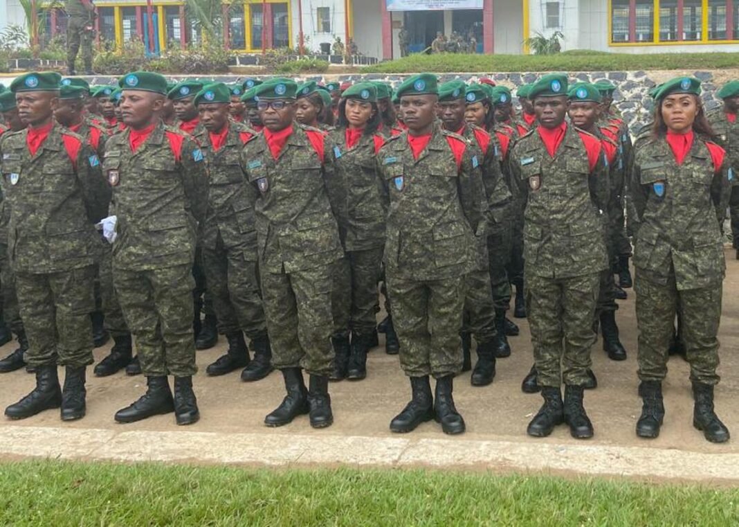 285 nouveaux sous-lieutenants prêtent serment à l’Académie militaire de Kananga