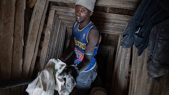 DR Congo mine landslide death toll tops 200: government