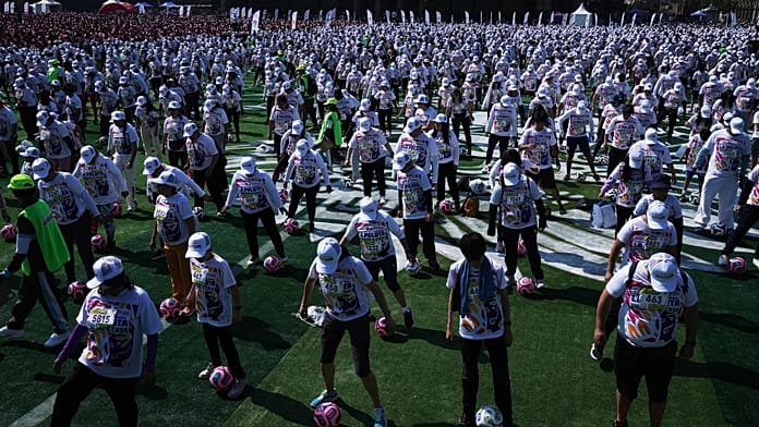 Mexico City breaks Guinness Record with giant football training session