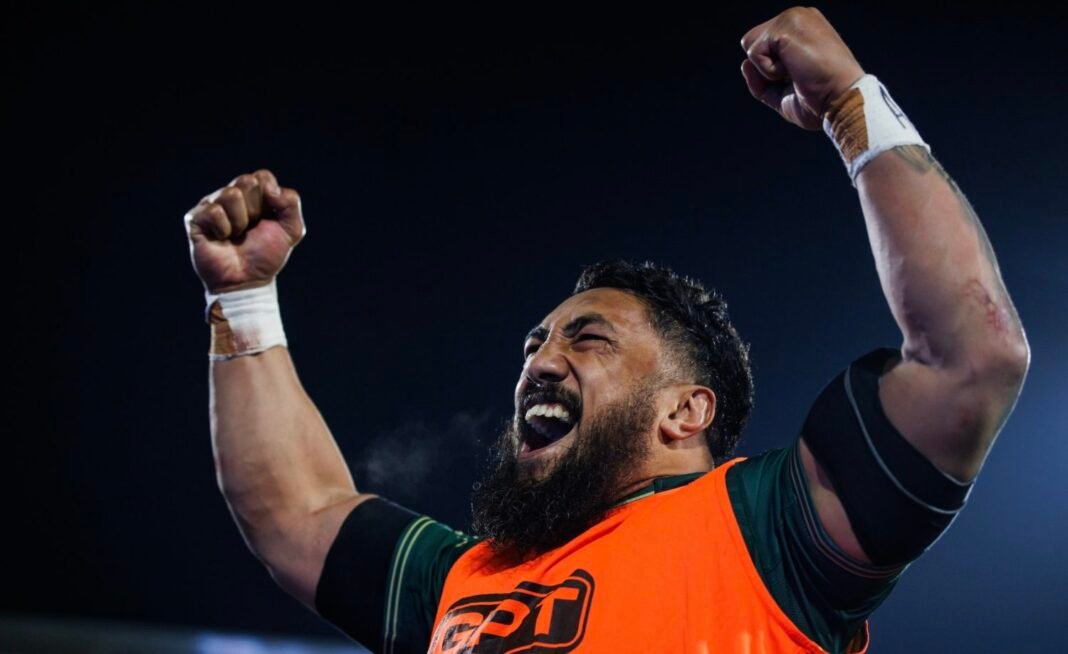 Ageless Aki wearing heart on sleeve