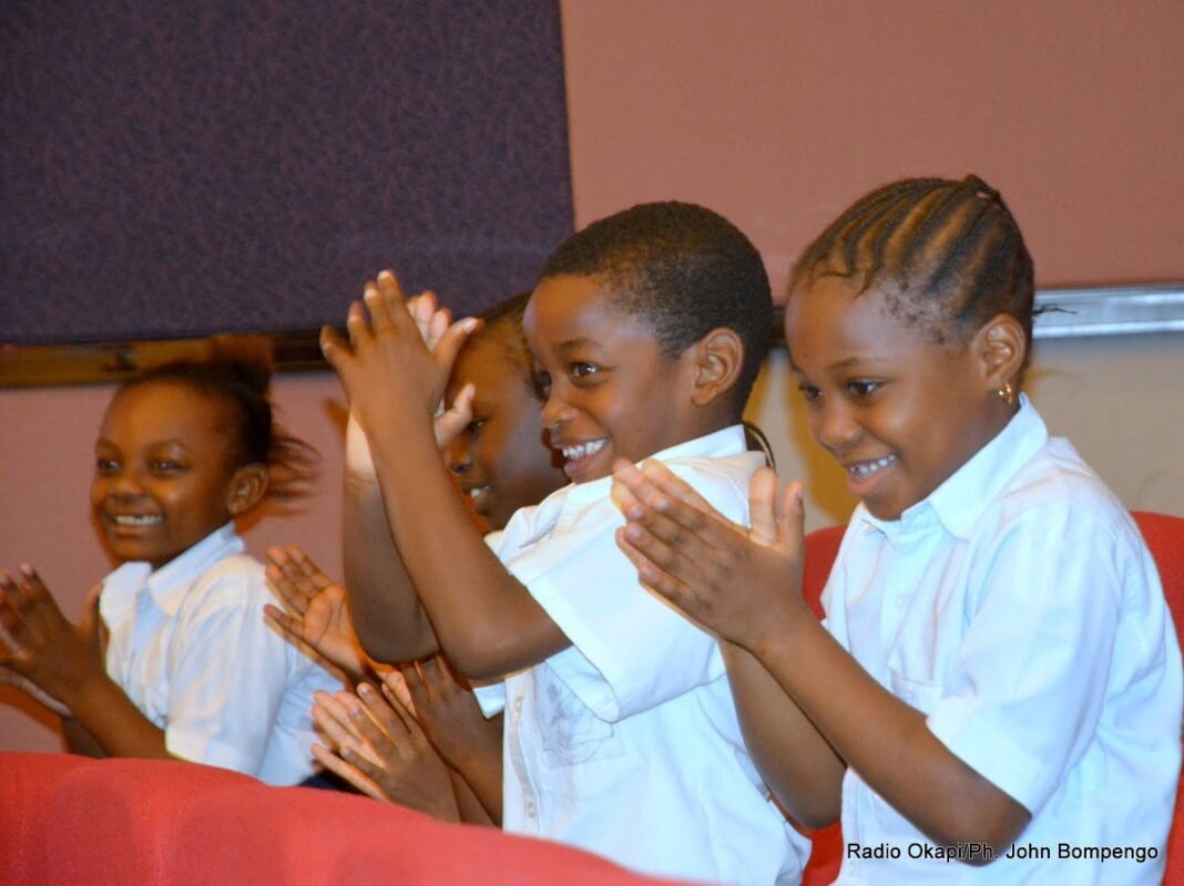 La gratuité de l’éducation de base face à la modicité des salaires des enseignants en RDC