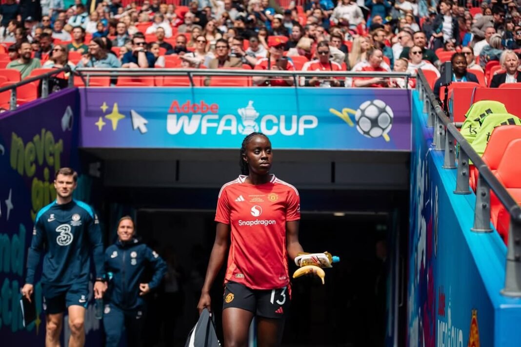 Simi Awujo: The Manchester United & WSL Midfielder Coding Her Own Future