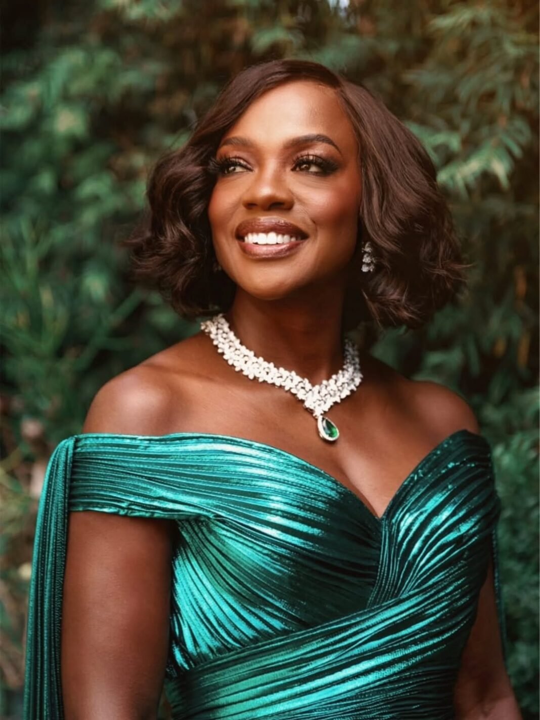 Viola Davis at the 32nd SAG Awards — the Emerald Gown, the “You Are Shining!” Moment & Everything in Between