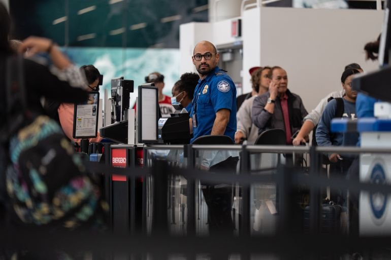 House Republicans shoot down bill that would pay federal airport workers