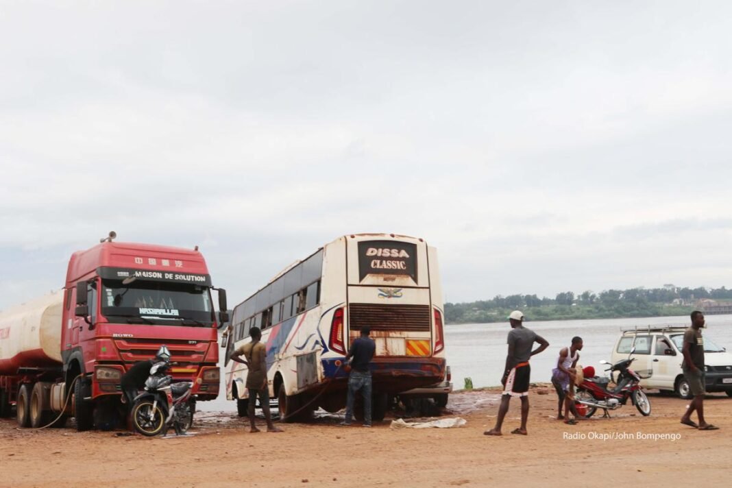Un bus de transport en commun attaqué sur la route Tshopo-Ituri : plusieurs blessés et otages