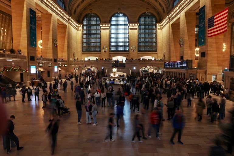 Machete-wielding man shot by police in New York City Grand Central station