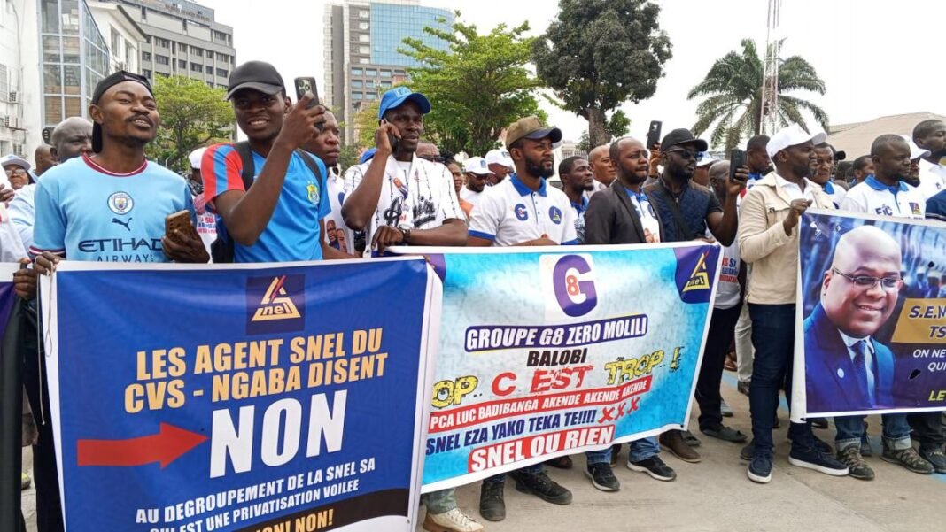 Les agents de la SNEL manifestent contre un projet de scission de l'entreprise