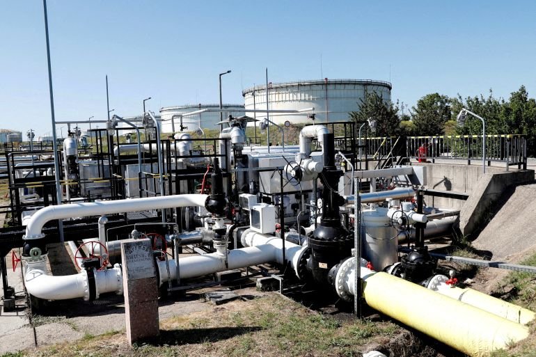 Ukraine says Druzhba pipeline running Russian oil to Europe can resume work