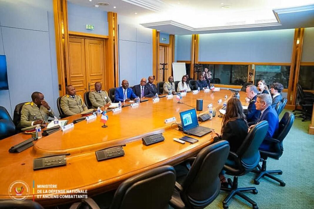 À Paris, Guy Kabombo sollicite l’implication du Parlement français pour le retour de la paix dans les Grands Lacs