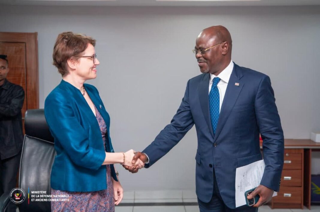 L’ambassadrice Alyson King salue le renforcement des relations entre Kinshasa et Londres