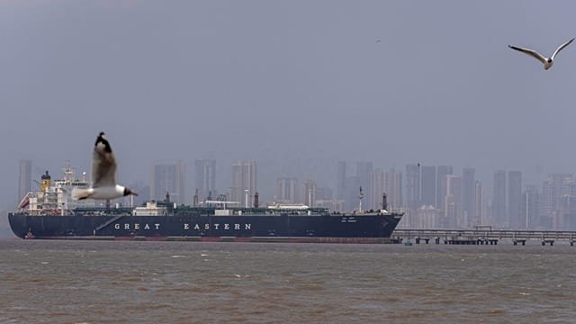 Global markets slide as Donald Trump orders Strait of Hormuz blockade