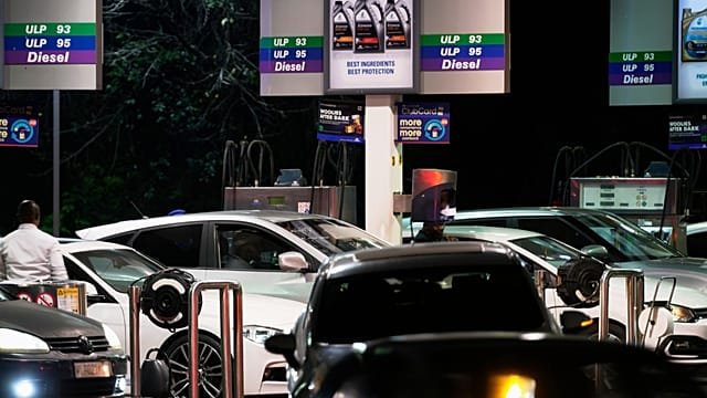 South Africans load up on fuel as Iran war leads to major price hike