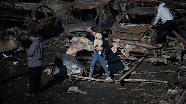 Fears Middle East ceasefire at risk after Israeli strikes on Lebanon kill 182 people