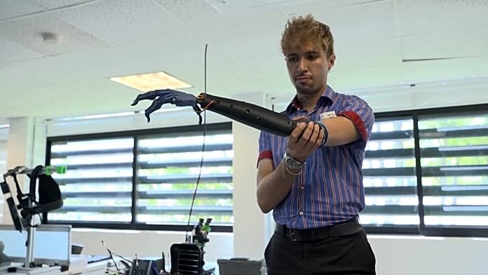 Researchers unveil user-friendly robotic arm in Mexico