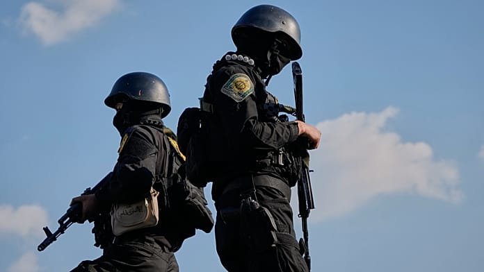 Iran defies US deadline to reopen Strait of Hormuz as Trump threatens infrastructure strikes