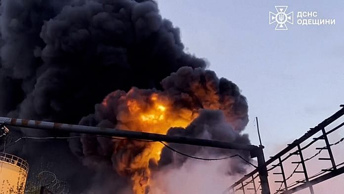 Ukraine : Russian drone attacks hit Sumy and Odesa as Easter truce looms