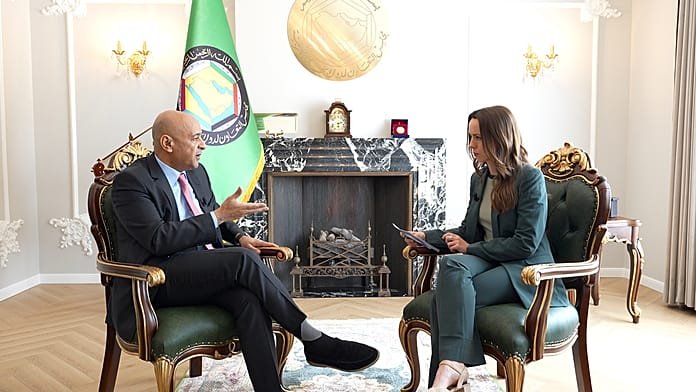 Iran to blame for closing Strait of Hormuz, says Gulf leader