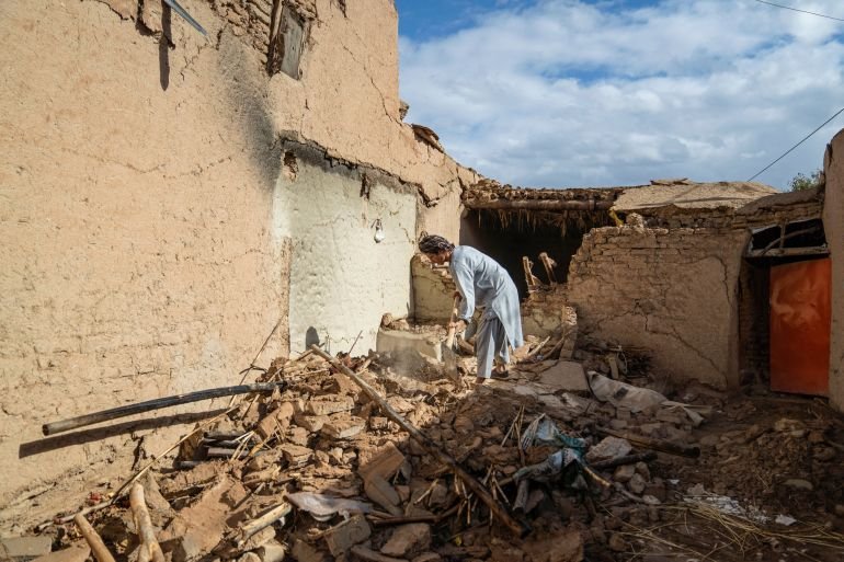 Afghanistan earthquake kills eight members of same family