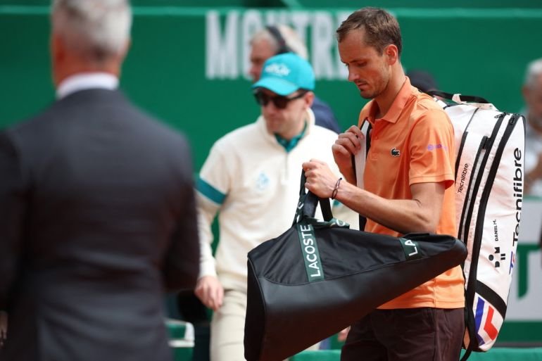 Medvedev thrashed 6-0, 6-0 by Berrettini in Monte Carlo, Zverev battles on