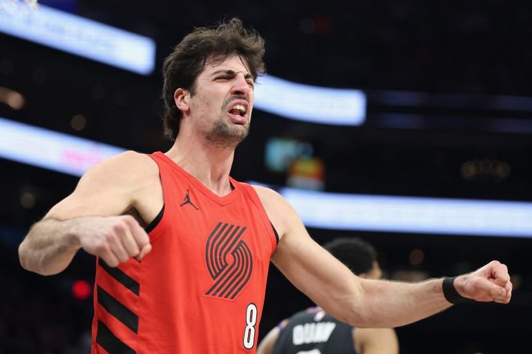 Avdija scores 41 as Trail Blazers upset Suns in NBA West play-in