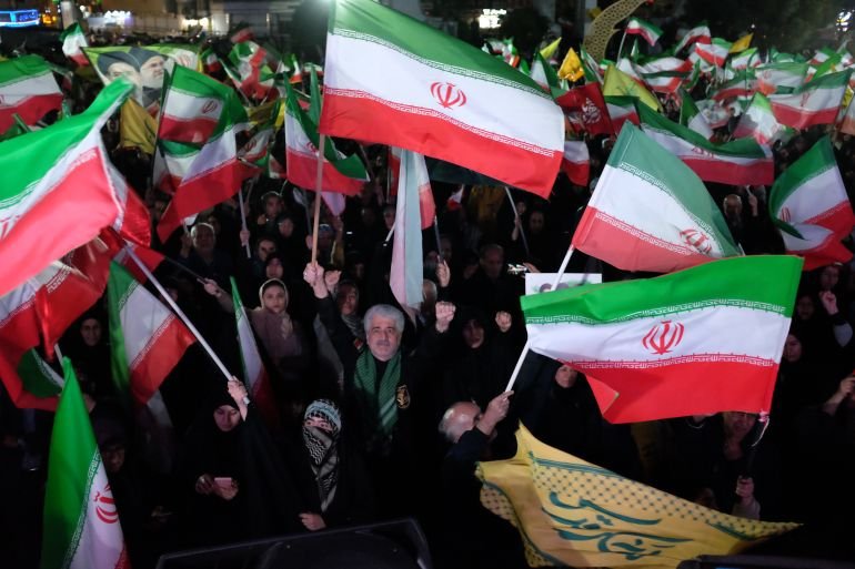 Iranian authorities remain defiant, urge supporters to stay in streets
