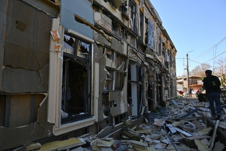 At least three killed, more than 10 injured in Russian attacks on Ukraine